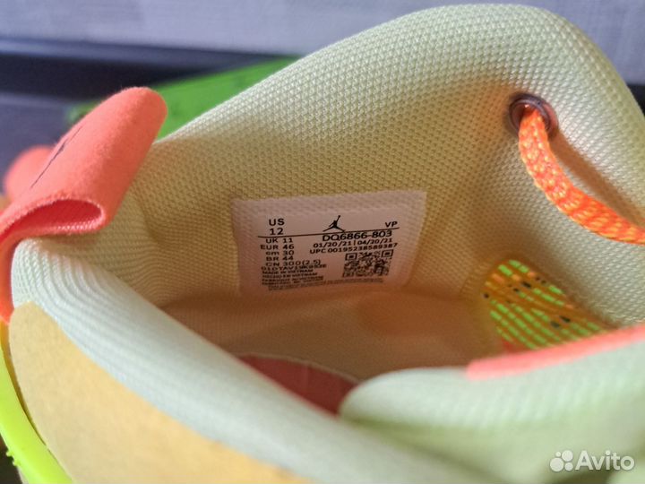 Кроссовки nike tako