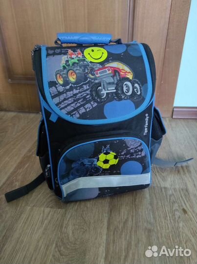 Портфель рюкзак школьный