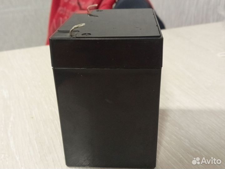 Аккумулятор он работает