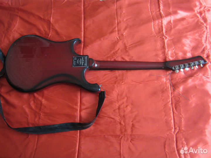 Советская электрогитара урал