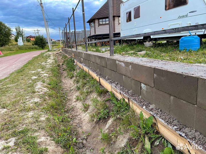 Фундамент под забор.Опалубка.Блоки