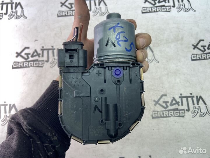 Моторчик стеклоочистителя передний Ford Focus 3