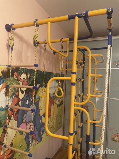 Шведская стенка с гимнастическим матом