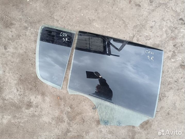 Стекло задней правой двери Renault Sandero