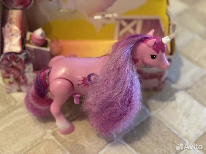 Танцующий единорог Искорка Little Live Pets