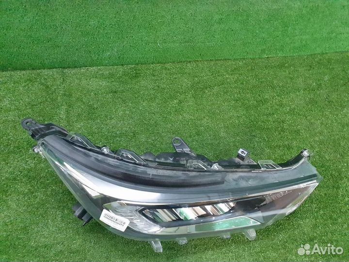 Фара правая Toyota RAV4