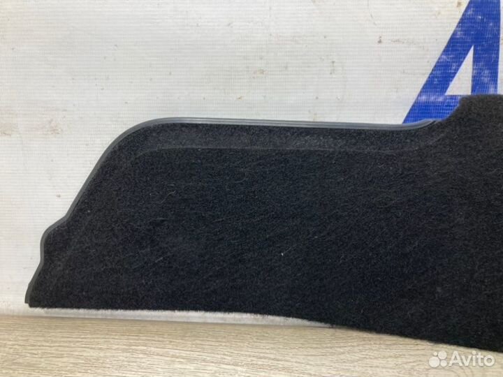 Накладка центральной консоли правая Skoda Superb