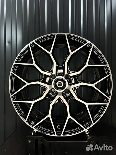 Литые диски Vossen HF2 R18 на Vesta, Solaris, Rio