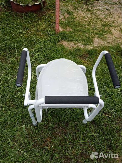 Санитарный стул для инвалидов новый