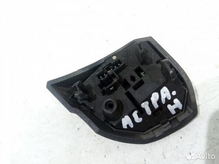 Блок кнопок в руль Opel Astra 3 (H)