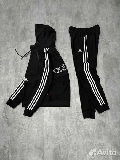 Спортивный костюм adidas новый