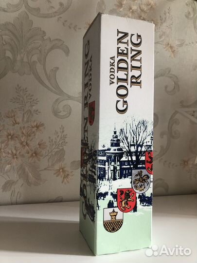 Бутылка и коробка Золотое кольцо водка