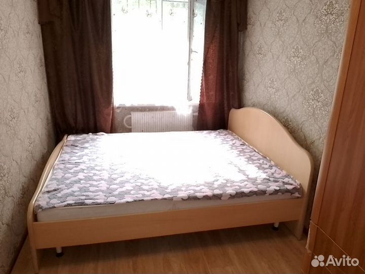 Кровать двухспальная с матрасом 160/200 бу