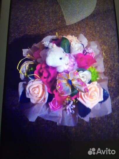 Букеты из игрушек и мыльных роз