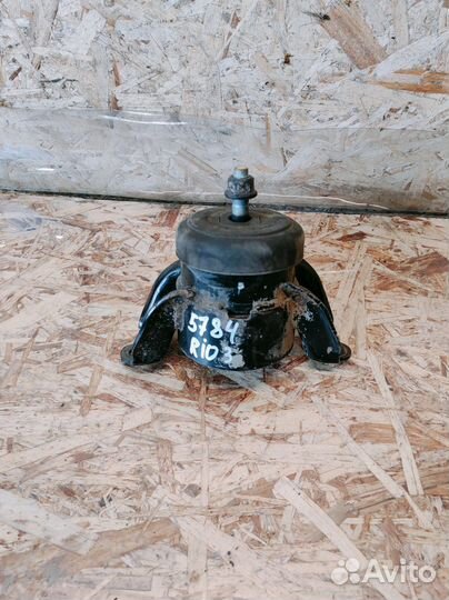 Опора двигателя правая Kia Rio