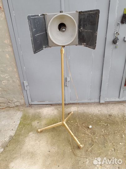 Осветительная стойка