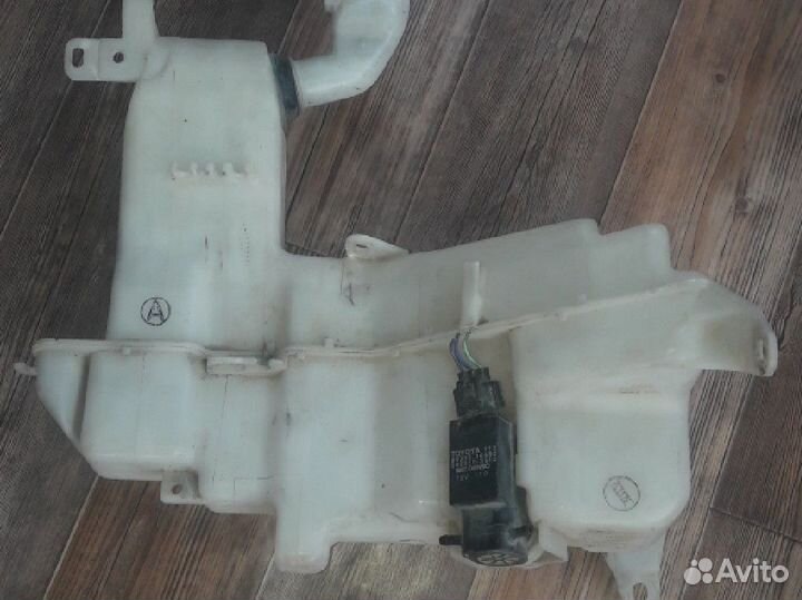 Бачок омывателя Toyota Supra jza 80