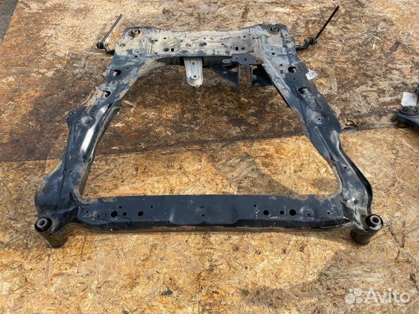 Подрамник Nissan X-trail T32