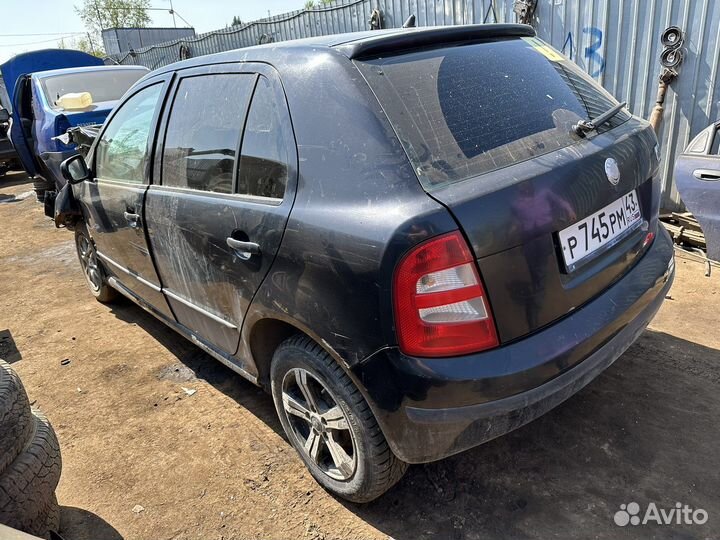 Skoda Fabia дверь задняя левая