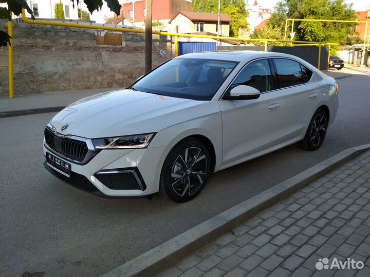 Skoda Octavia 1.4 AT, 2023, 100 км