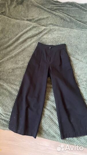 Брюки палаццо с защипами черные Massimo Dutti