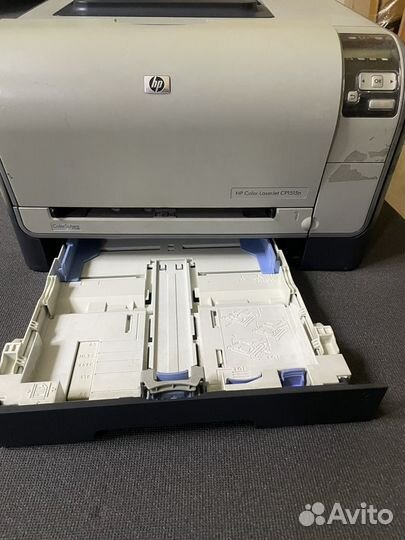 Цветной HP color laserjet cp1515n перезаправляемы