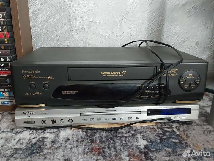DVD диски, касеты VHS, адаптер VHS-C