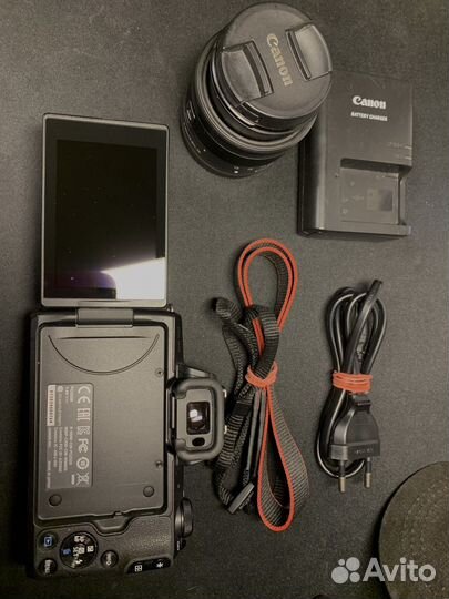 Зеркальный фотоаппарат canon m50