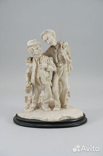 Скульптура «Закадычные друзья»