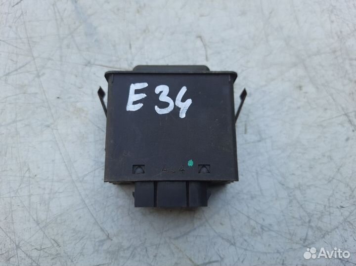 Кнопка обогрева заднего стекла Бмв е34