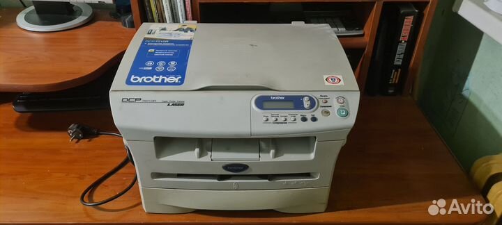 Мфу сканер принтер DCP7010R Brothe