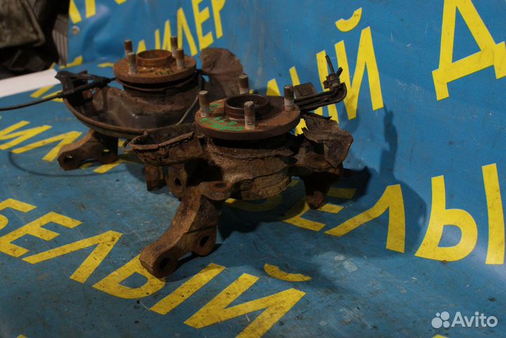 Кулак поворотный передний Toyota Corolla E11