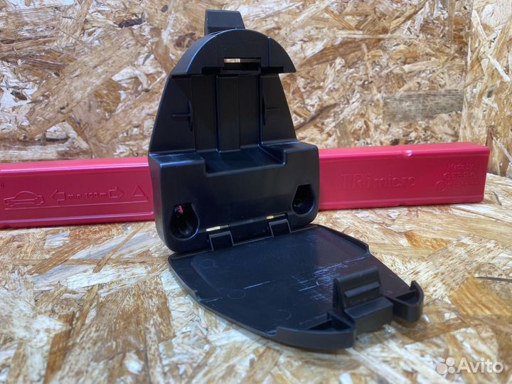 Знак аварийной остановки Audi A4 B9 2016 8T0860251