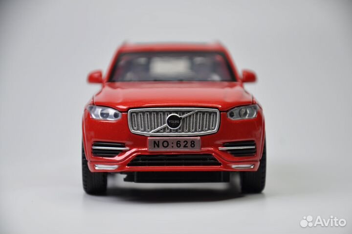 Модель авто Volvo XC90 1:32 металл