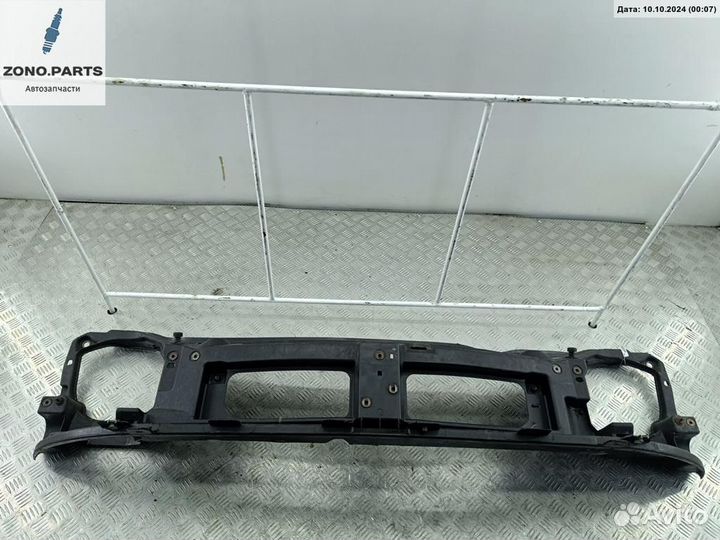 Рамка передняя (панель кузовная, телевизор) на Opel Vivaro
