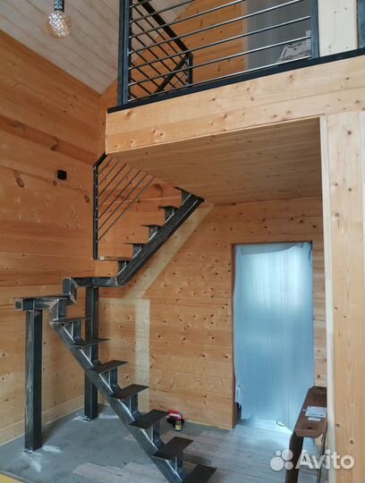 Лестница металлокаркас