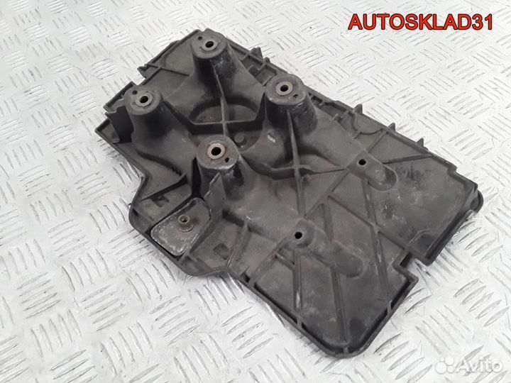 Крепление акб Volkswagen Golf 4 1J0915333