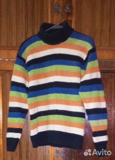 Свитер женский