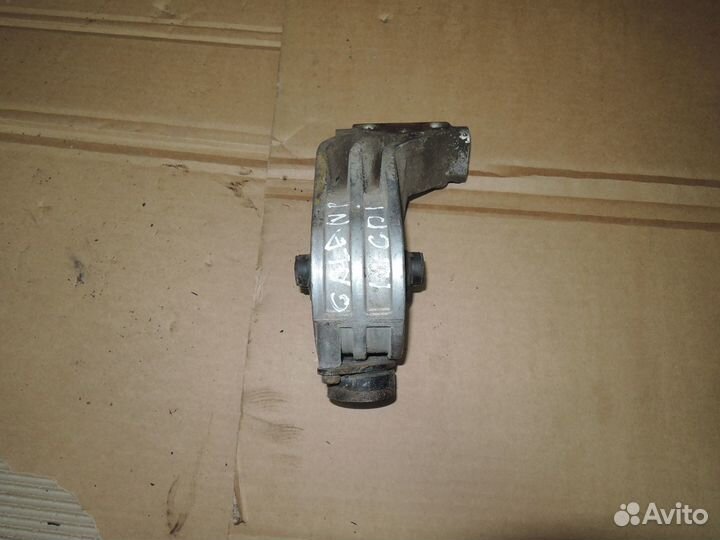 Подушка двигателя правая Mitsubishi Galant 97-03