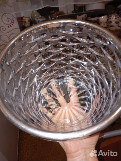 Ваза с железным ободком, хрусталь