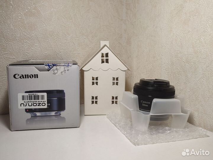 Объектив Canon EF 50mm f 1 8 STM