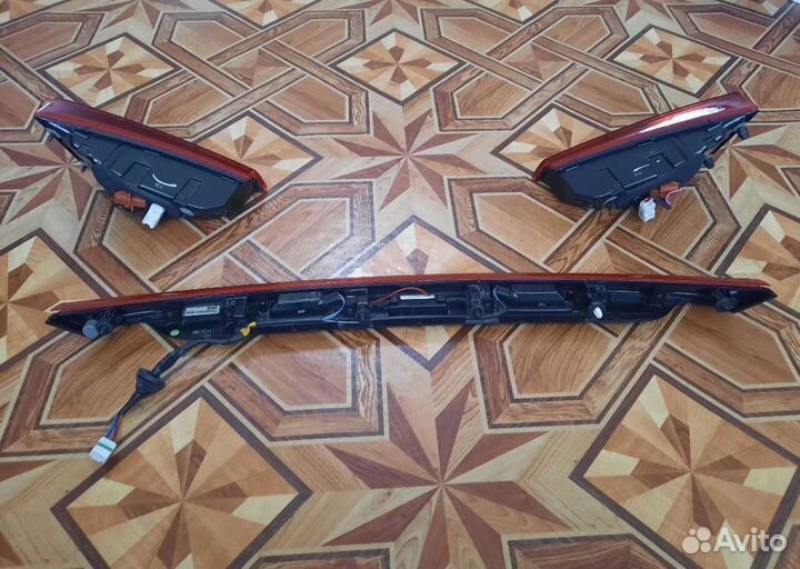 Задние фары в крышку багажника на Kia Rio x-line