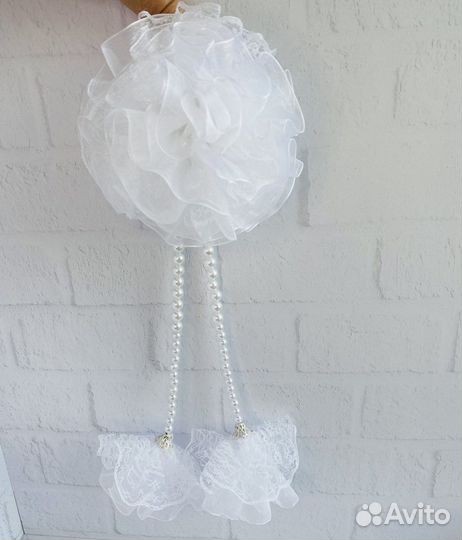 Белые банты