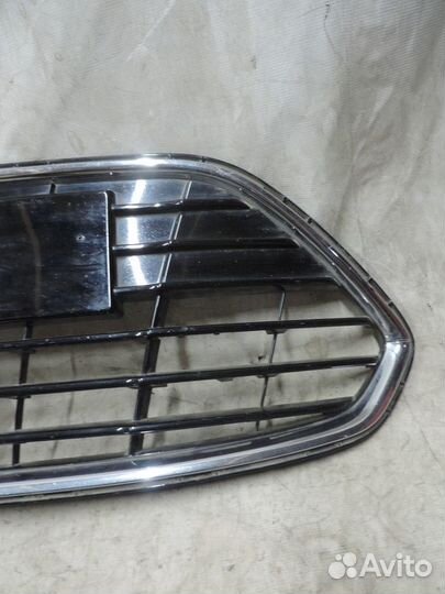 Решетка переднего бампера Ford Mondeo 2010 - 2014