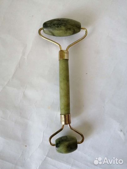 Нефритовый массажёр роллер