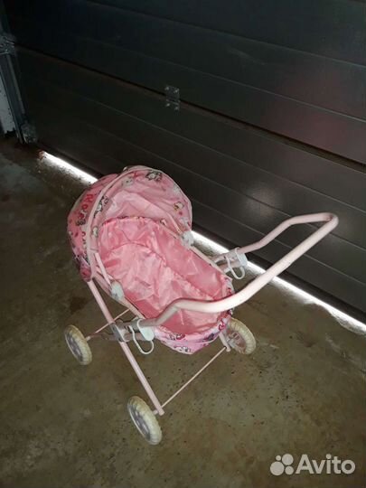Коляска кукольная