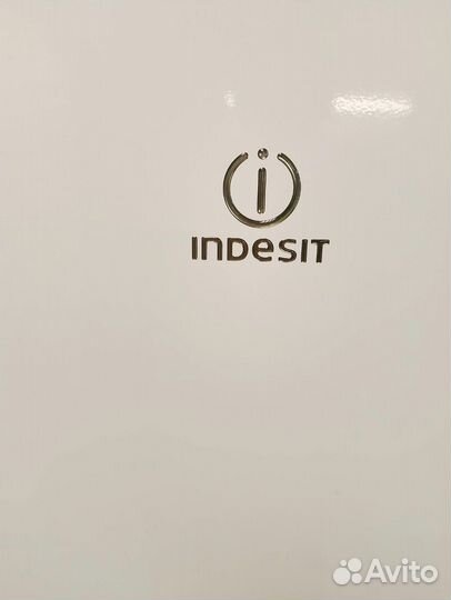 Холодильник indesit новый