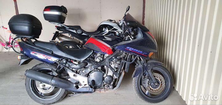 Honda cbr 1000f