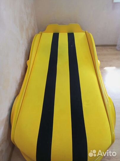 Детская кровать машина