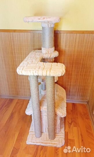 Домик с когтеточкой для кошек